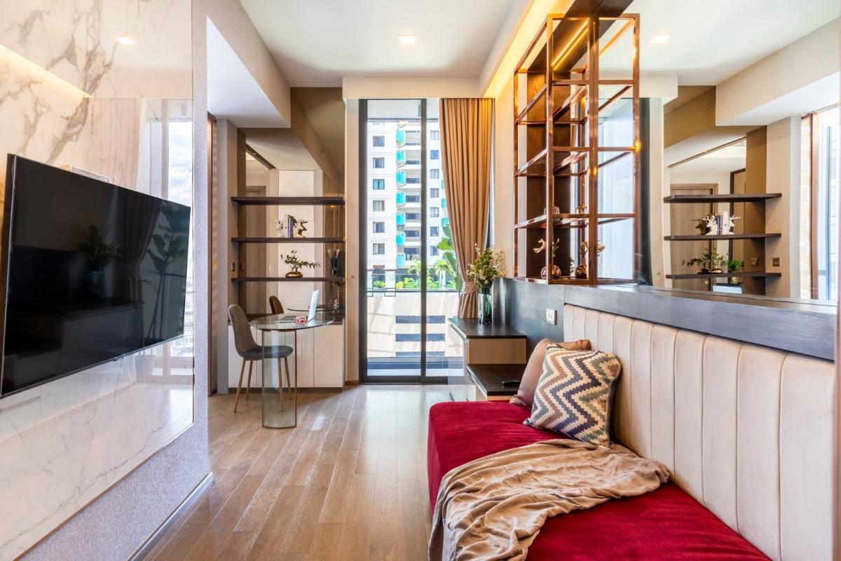 Celes Asoke - main photo