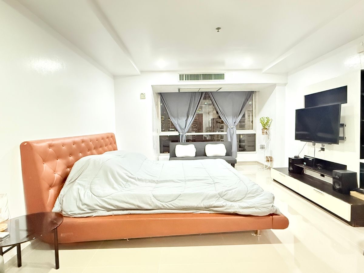 Trendy Condominium - main photo