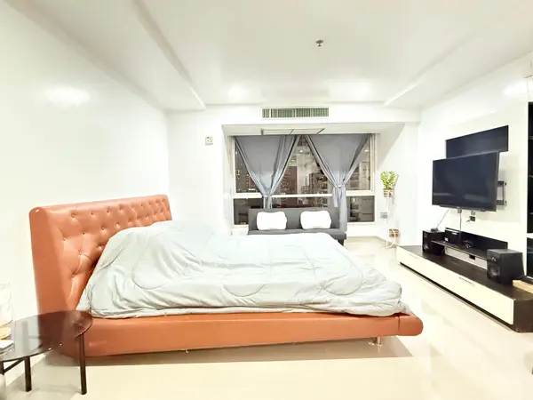 Trendy Condominium 