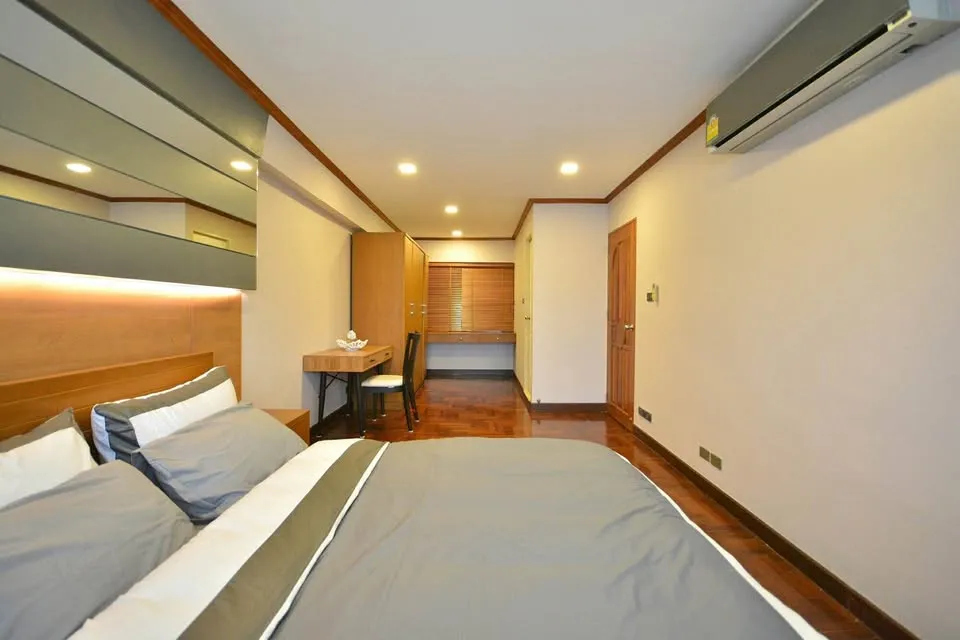 Thonglor Tower - photo 3