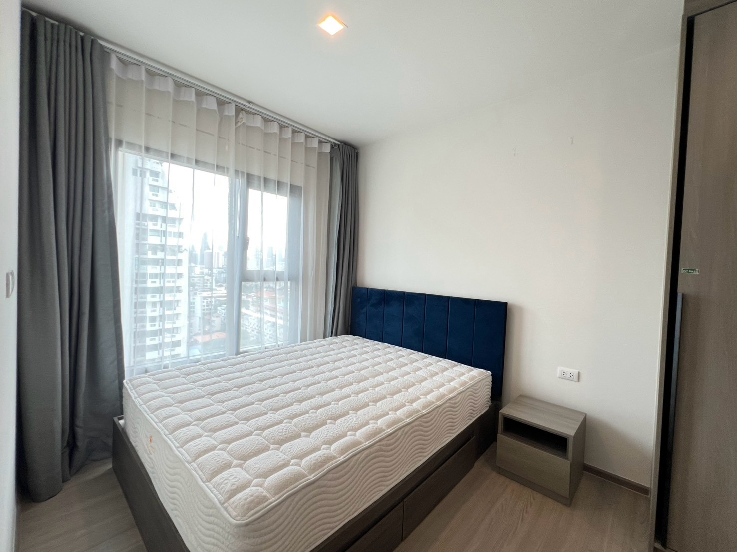 The Base Phetchaburi-Thonglor - photo 2