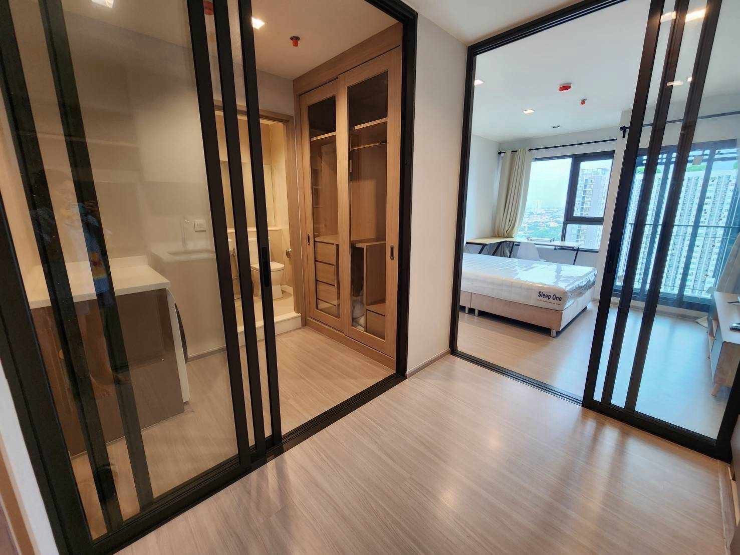 Life Sathorn Sierra 