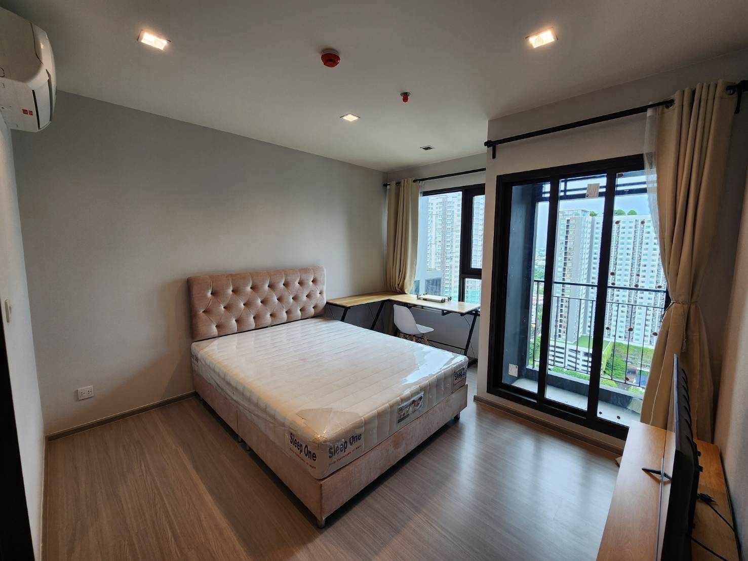 Life Sathorn Sierra - photo 2