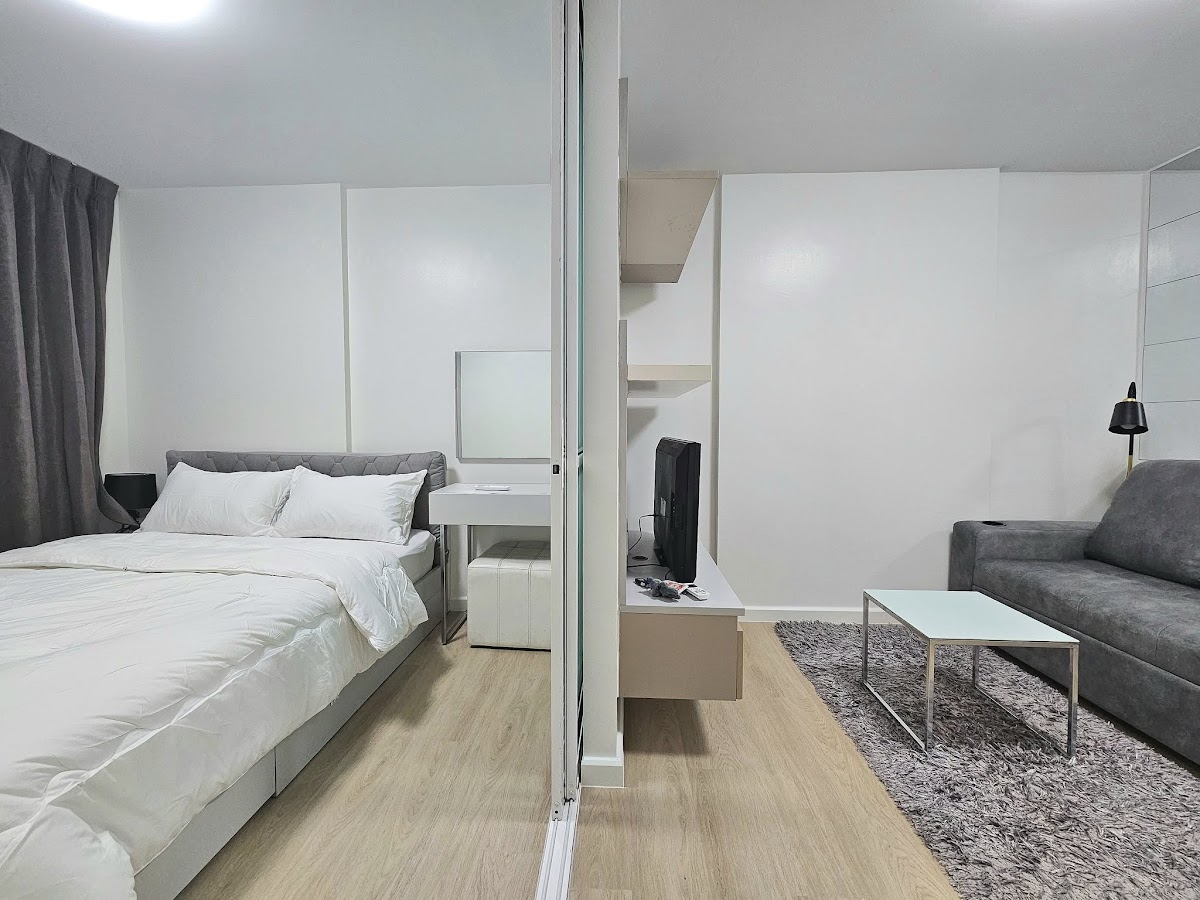 D Condo Ramkhamhaeng 9 - photo 2