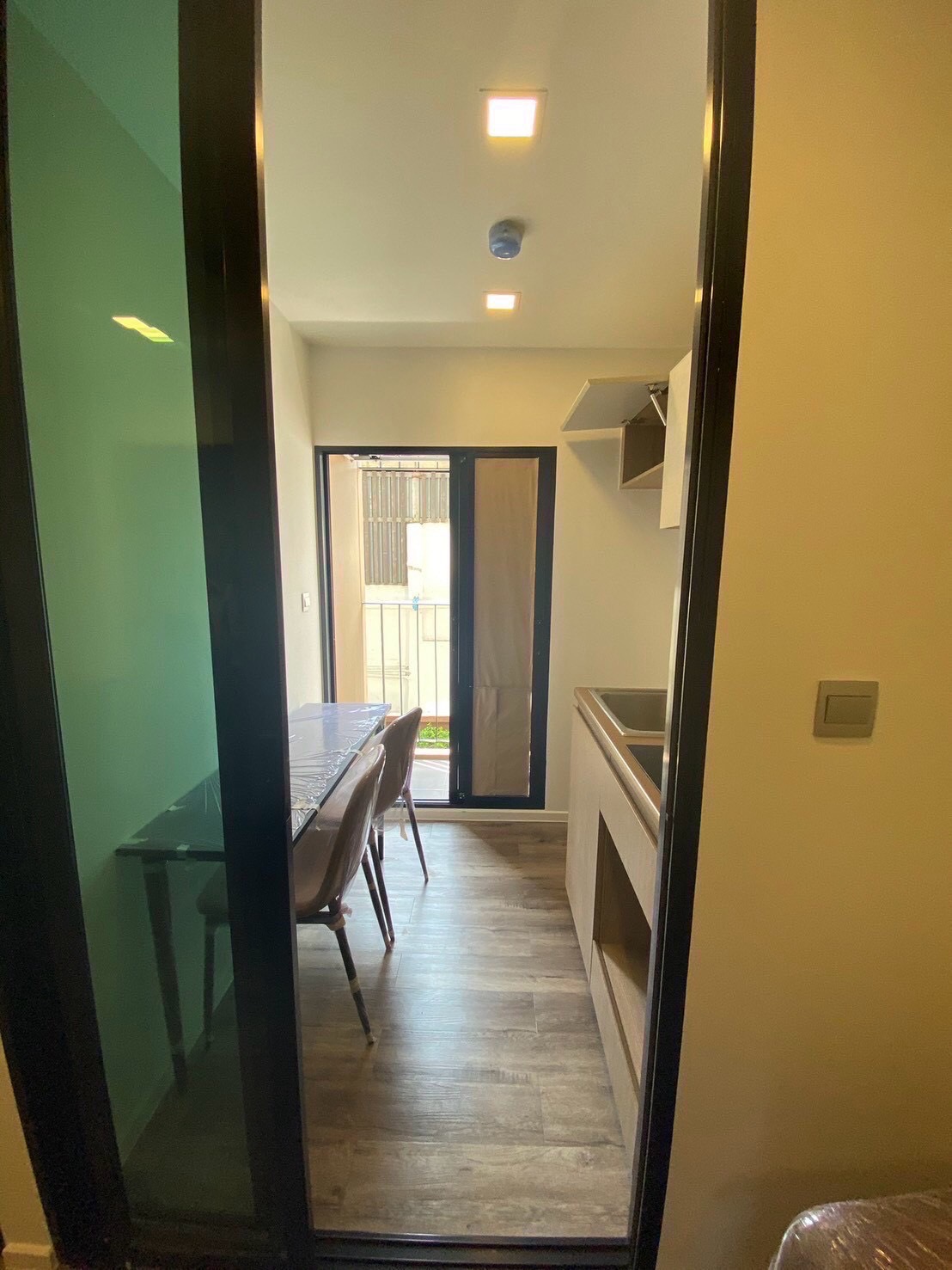Brown Condo Huaikwang - photo 3