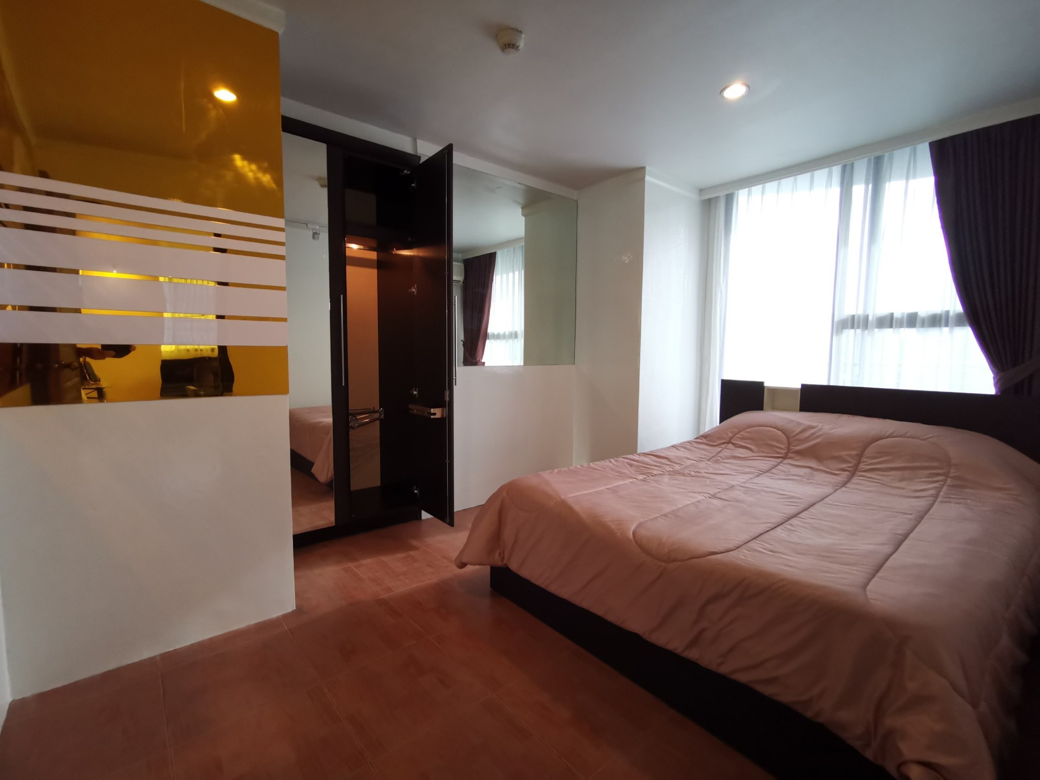 Supalai Place - photo 2
