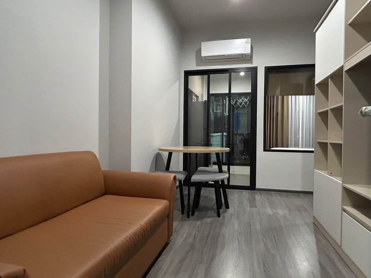 Ideo Ramkhamhaeng Lamsali Station - main photo