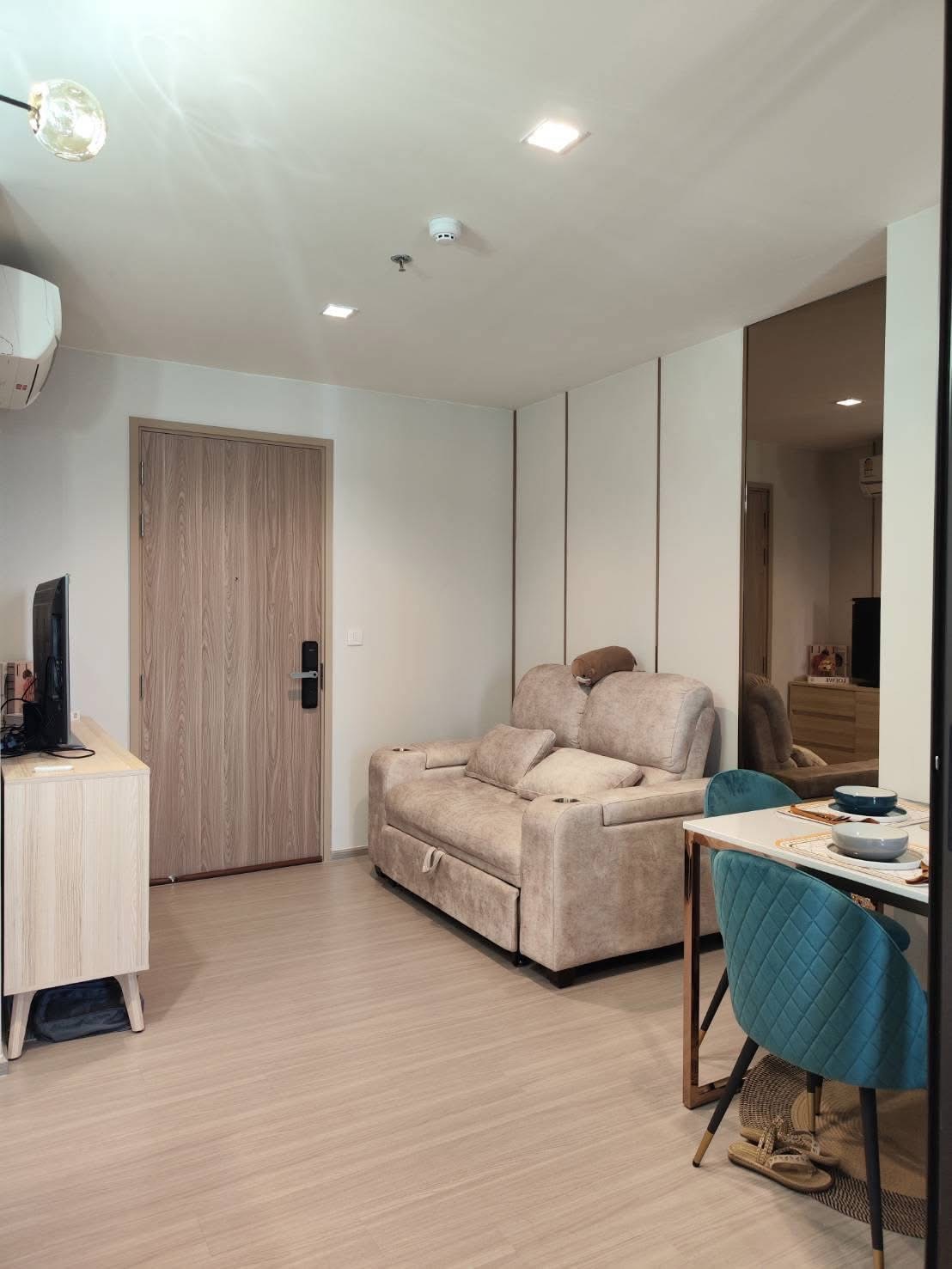 Life Sathorn Sierra - main photo