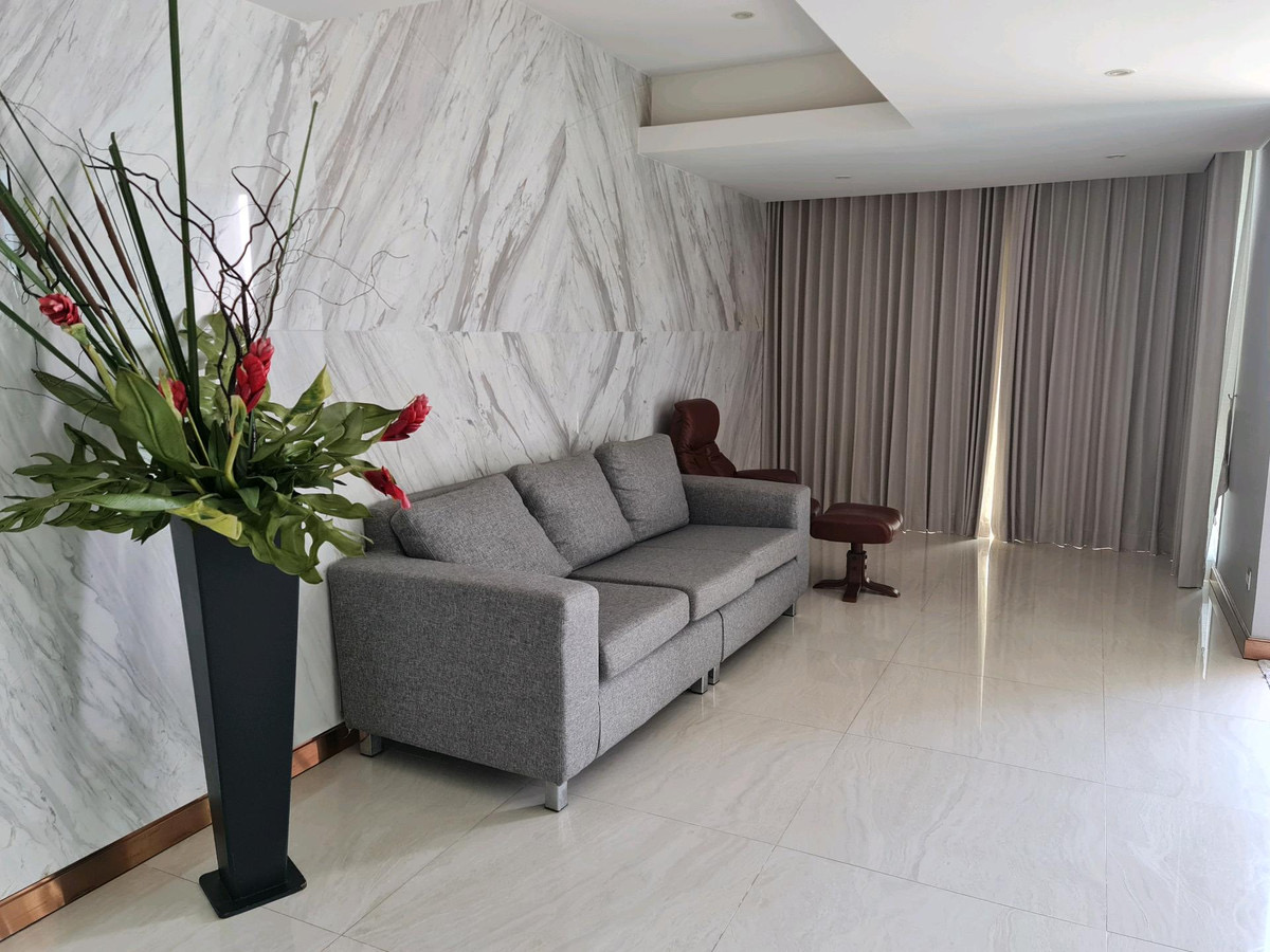 H Sukhumvit 43 - photo 2