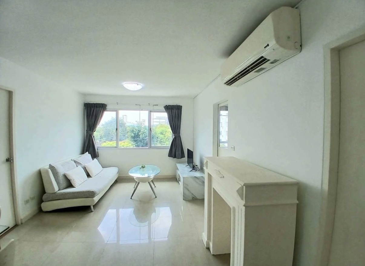 Condo One Thonglor Station - main photo