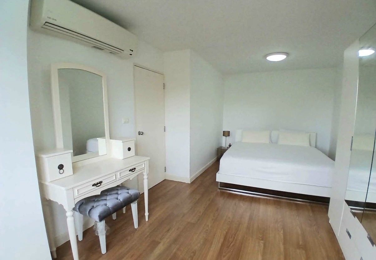 Condo One Thonglor Station - photo 3