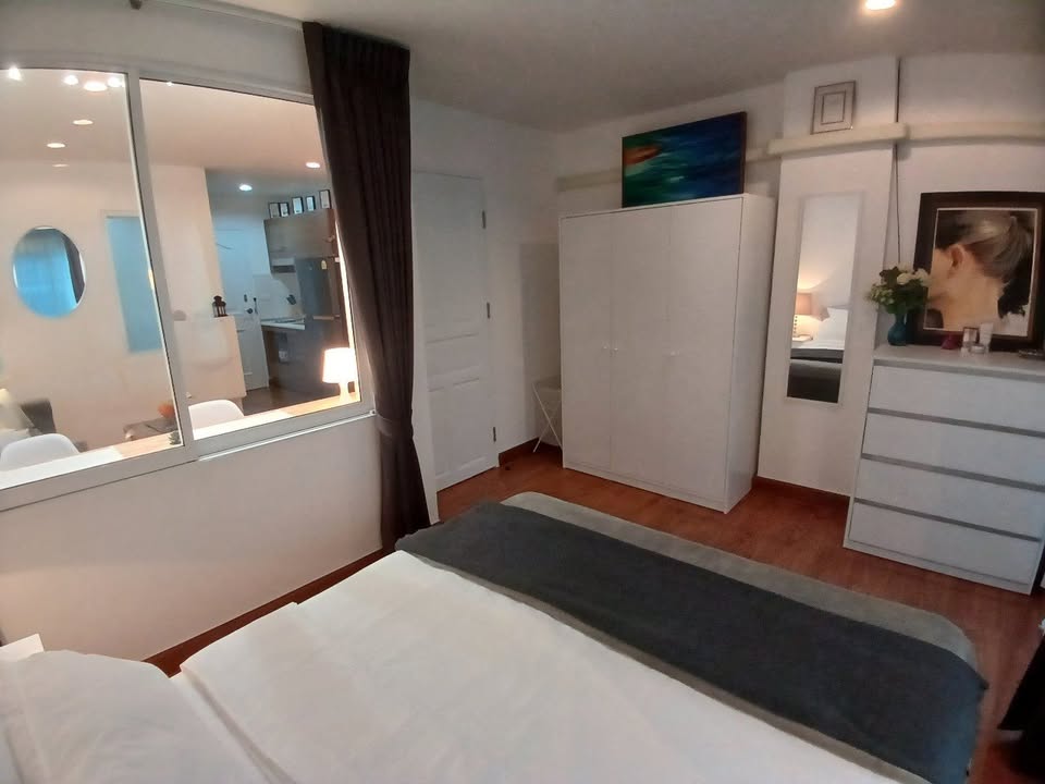 Surawong City Resort - photo 3
