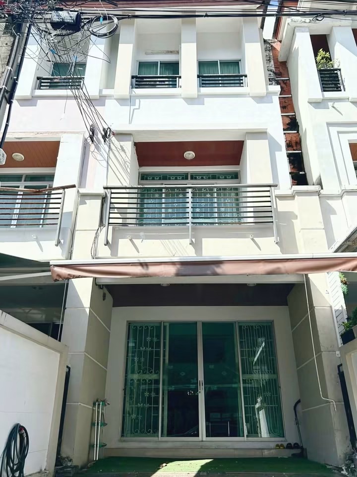 Baan Klang Muang The Paris Rama 9 - Krungthep Kreetha 7 