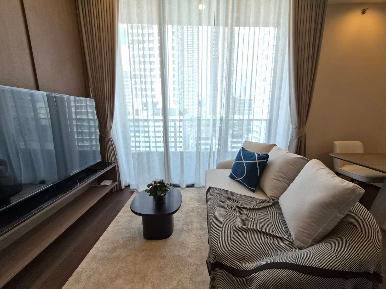 Aestiq Thonglor - photo 2