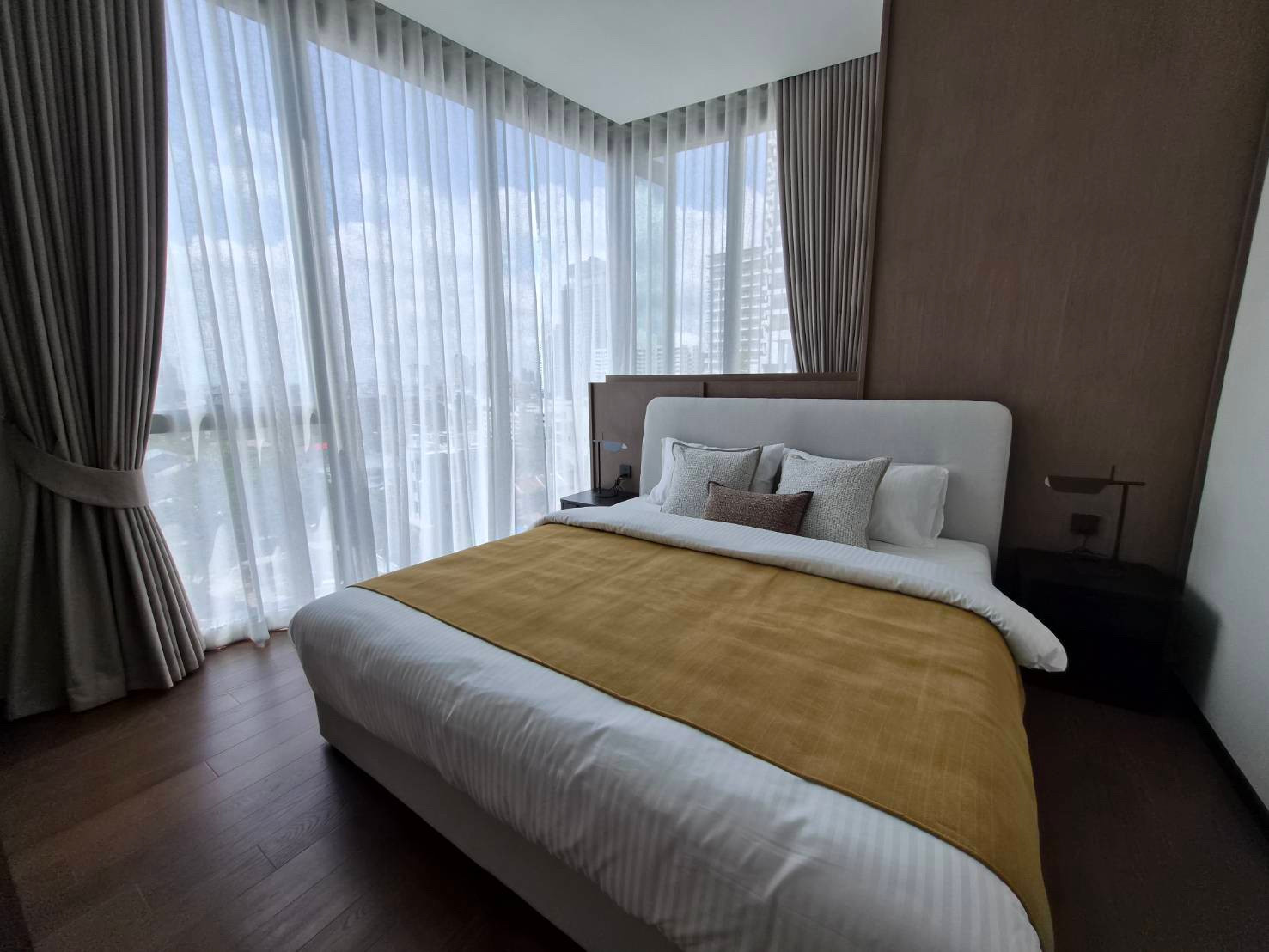 Aestiq Thonglor - main photo