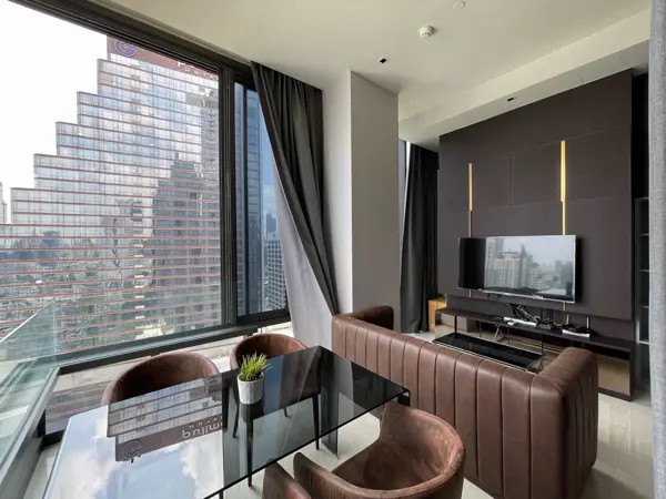 Ashton silom