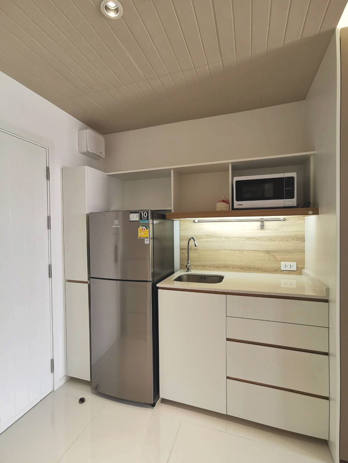 Triple Y Residence - photo 3