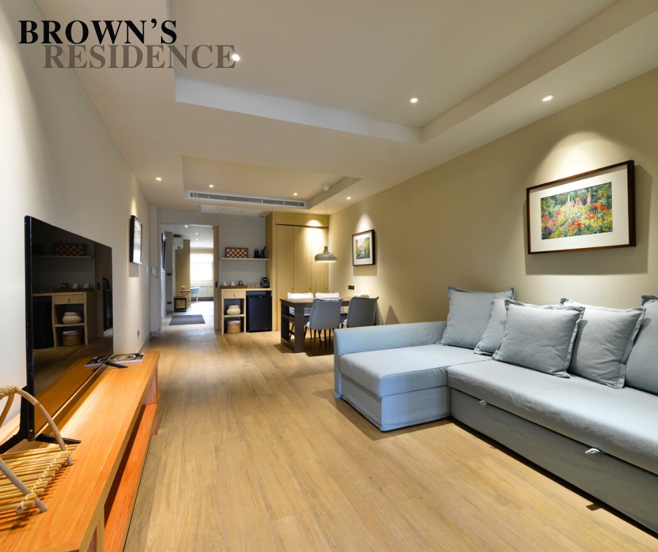 Brown's Residence - photo 2