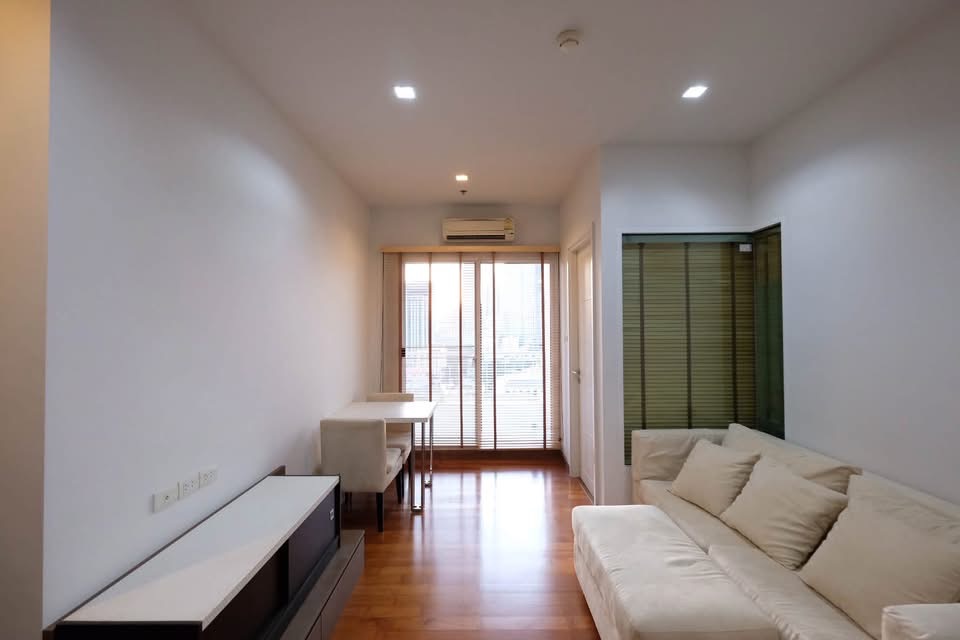 Ivy Sathorn 10 - main photo