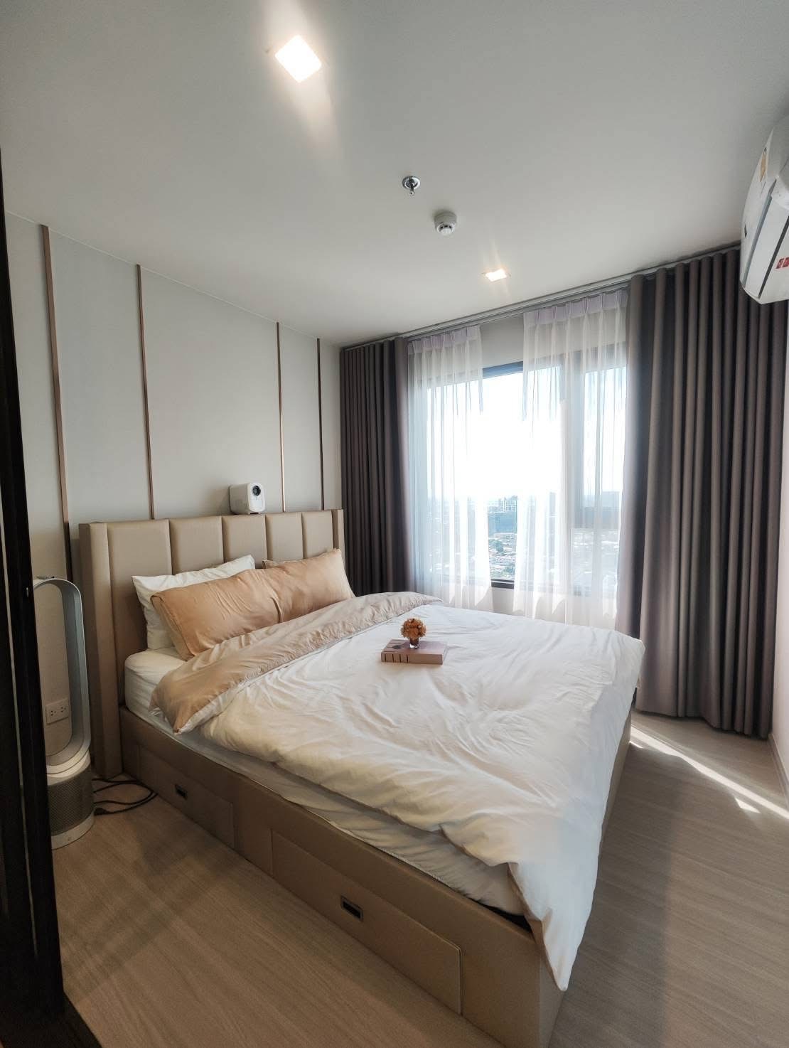 Life Sathorn Sierra - main photo