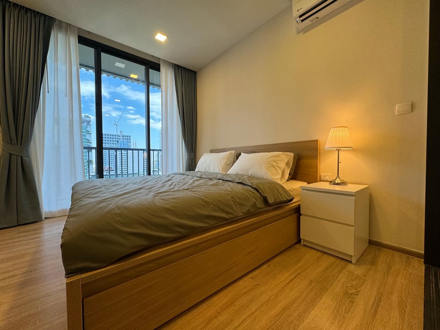 XT Phayathai - main photo