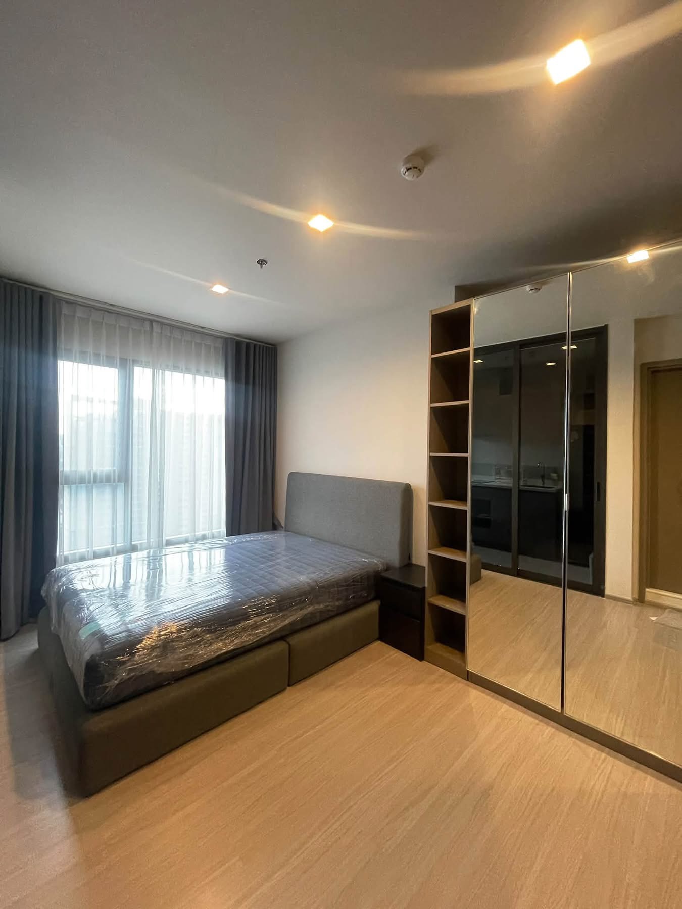 Life Asoke Hype - main photo