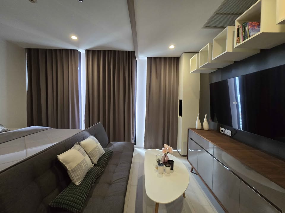 Noble Ploenchit - main photo
