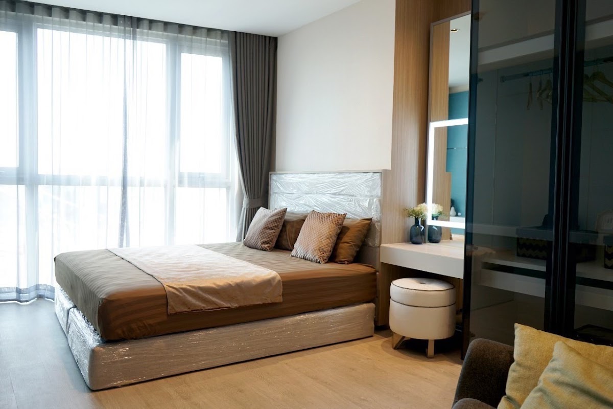 Sky Walk Condominium - main photo