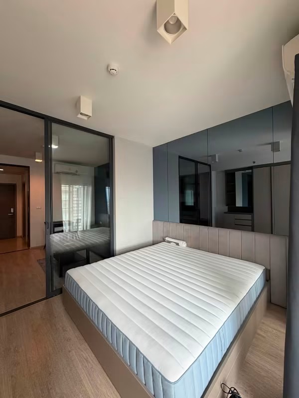 Ideo Sathorn–Wongwian Yai