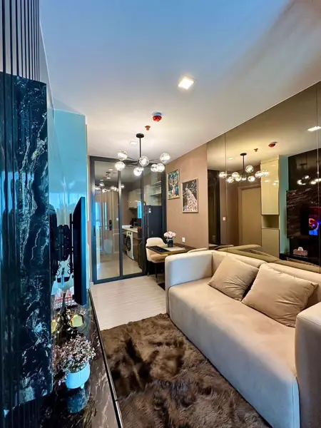 Life Sathorn Sierra 