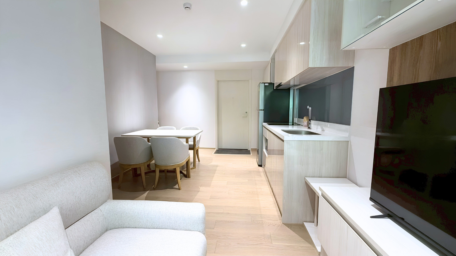 Runesu Thonglor 5  - photo 2