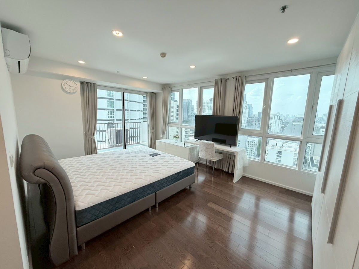 15 Sukhumvit Residences - main photo