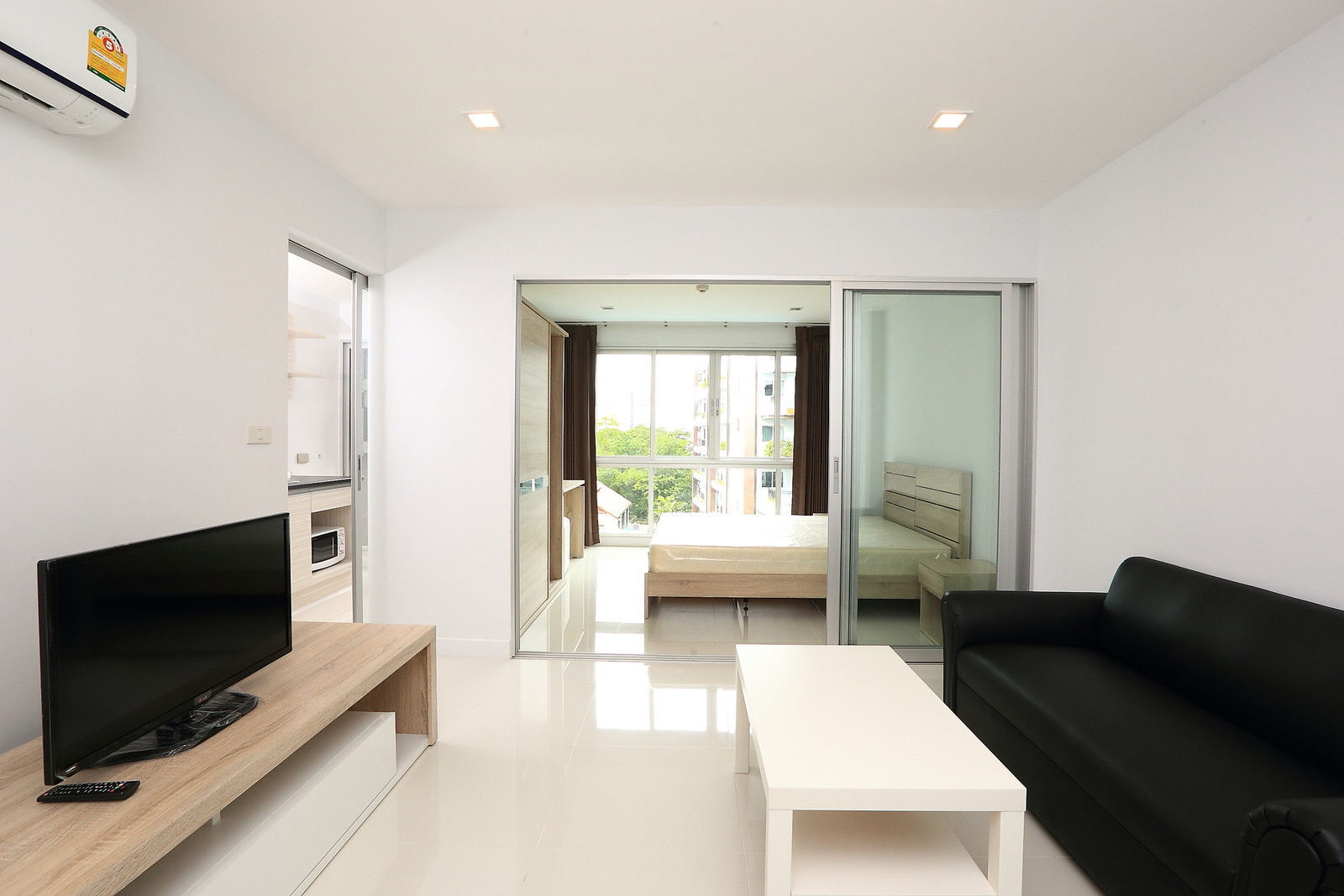 TKF Condo Sukhumvit 52 - photo 2