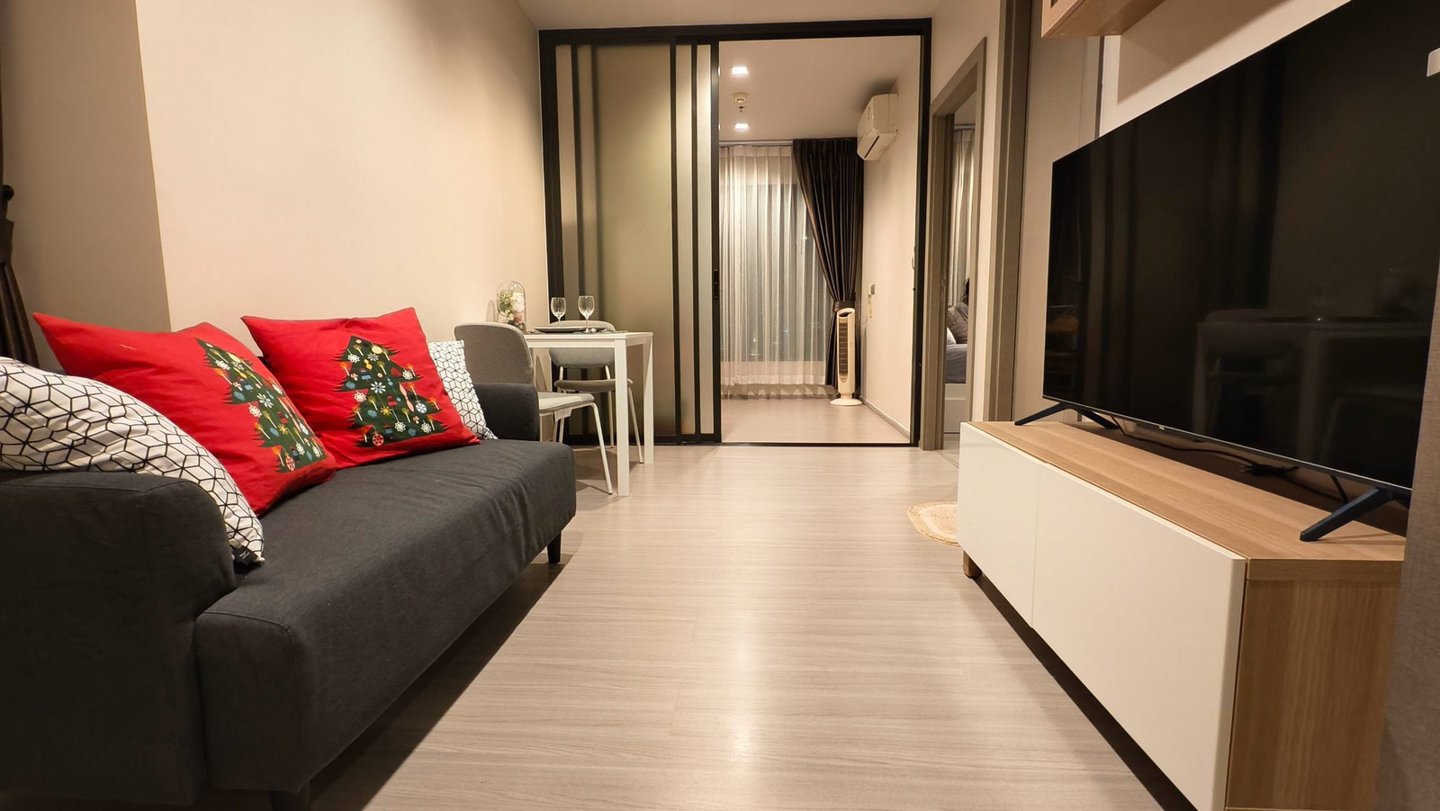 Life Asoke Rama 9 - main photo