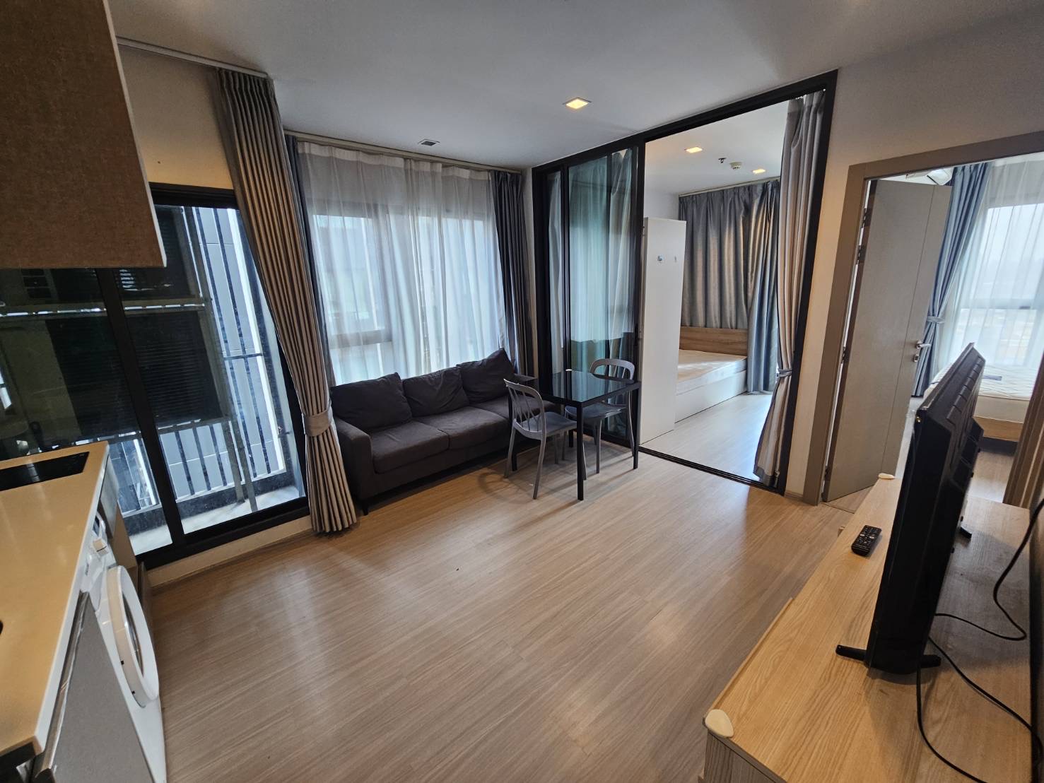 Life asoke rama9 - photo 2