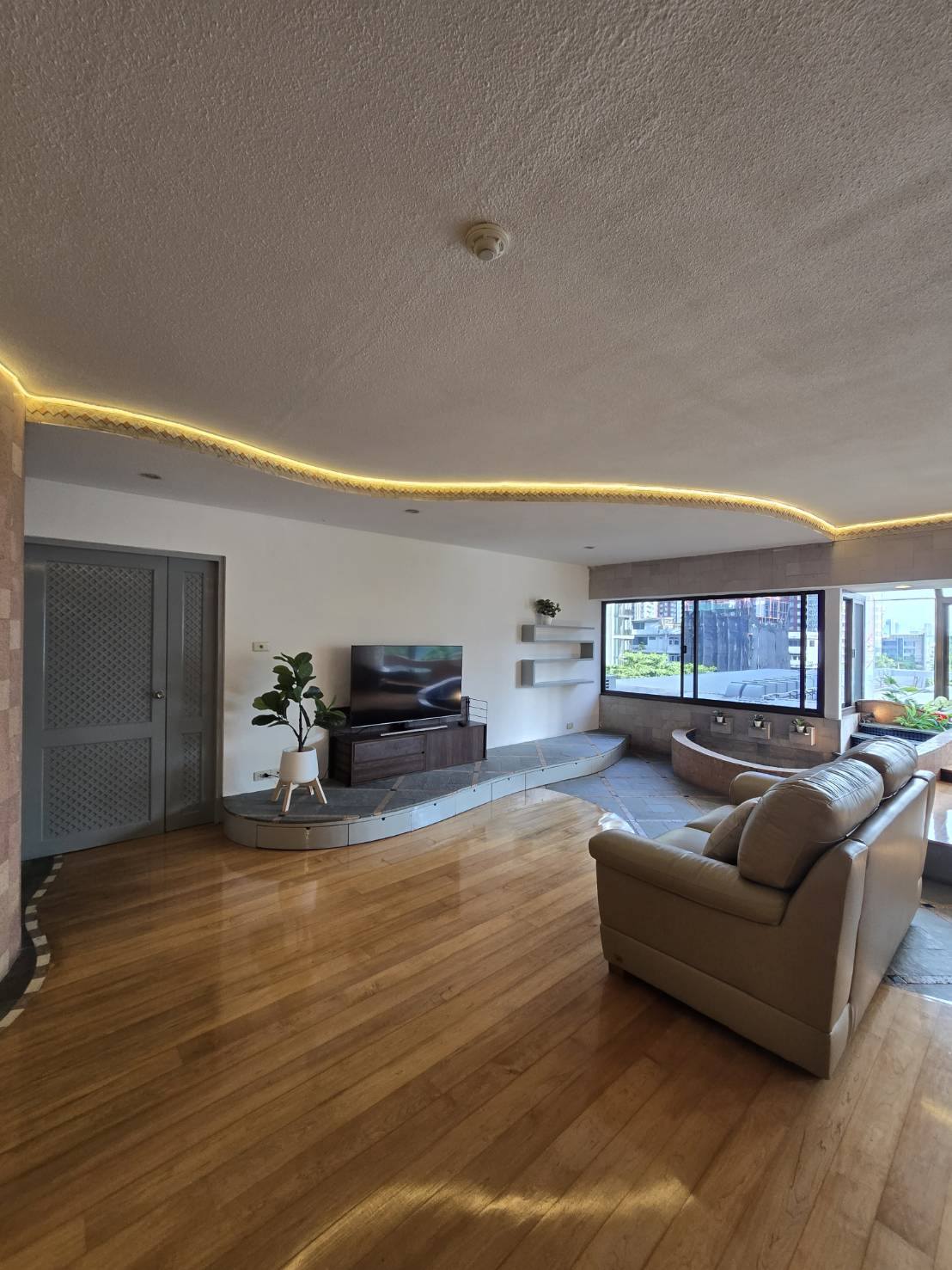 Sithakarn Condominium - photo 2