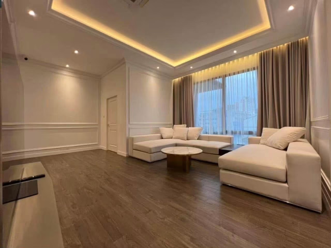 Private 3-Story Detached House @Inthamara - photo 2