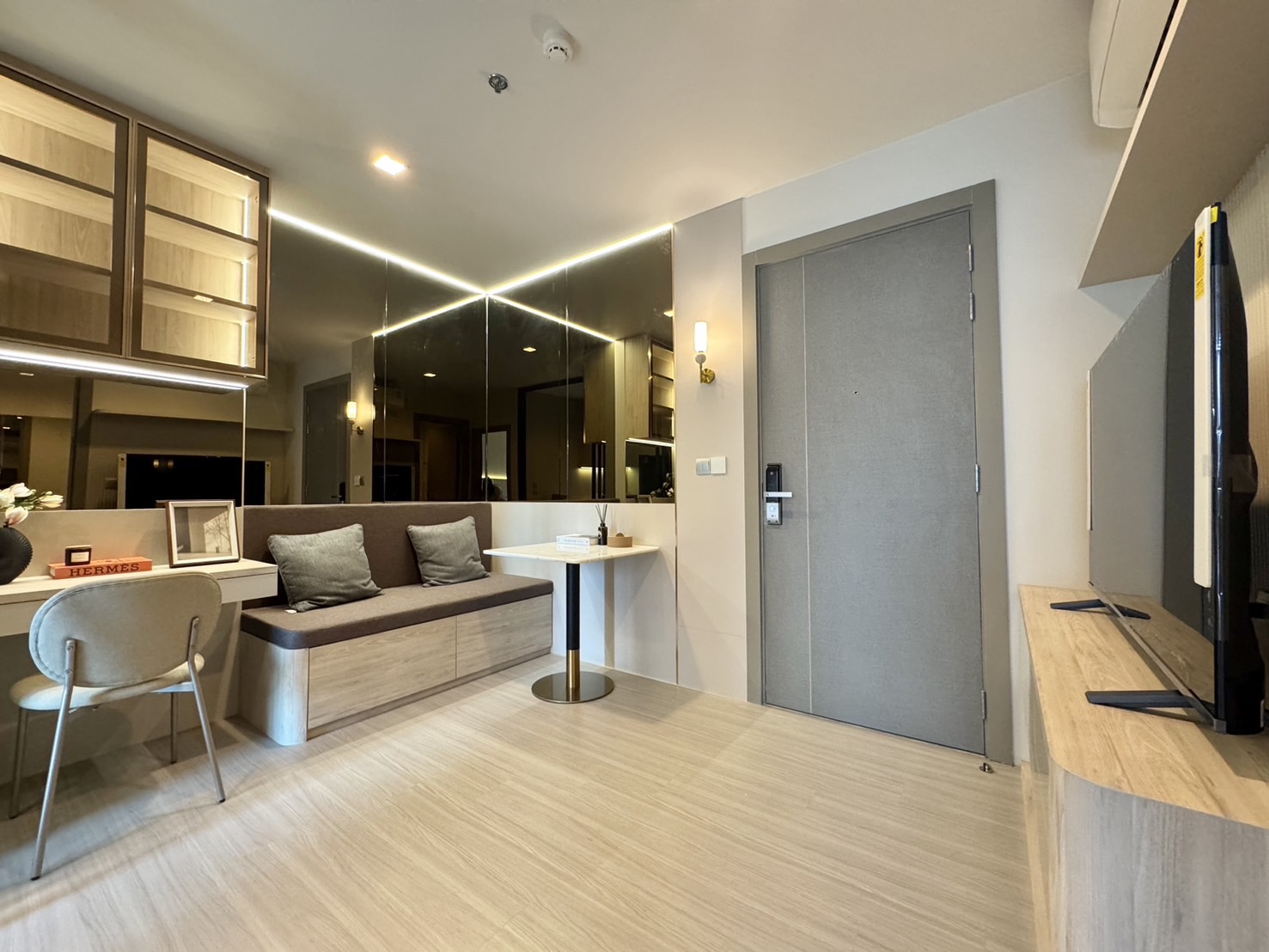 Life asoke rama9 - photo 2