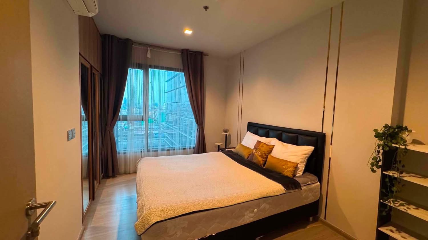 Life Asoke Rama 9 - main photo