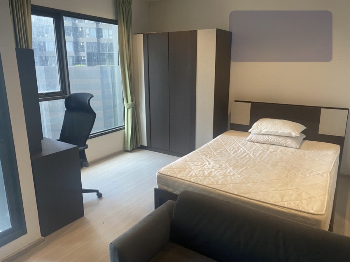 Life asoke rama9 - main photo