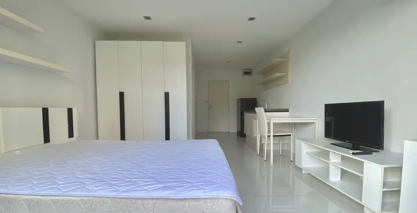 TKF Condo Sukhumvit 52 - photo 3