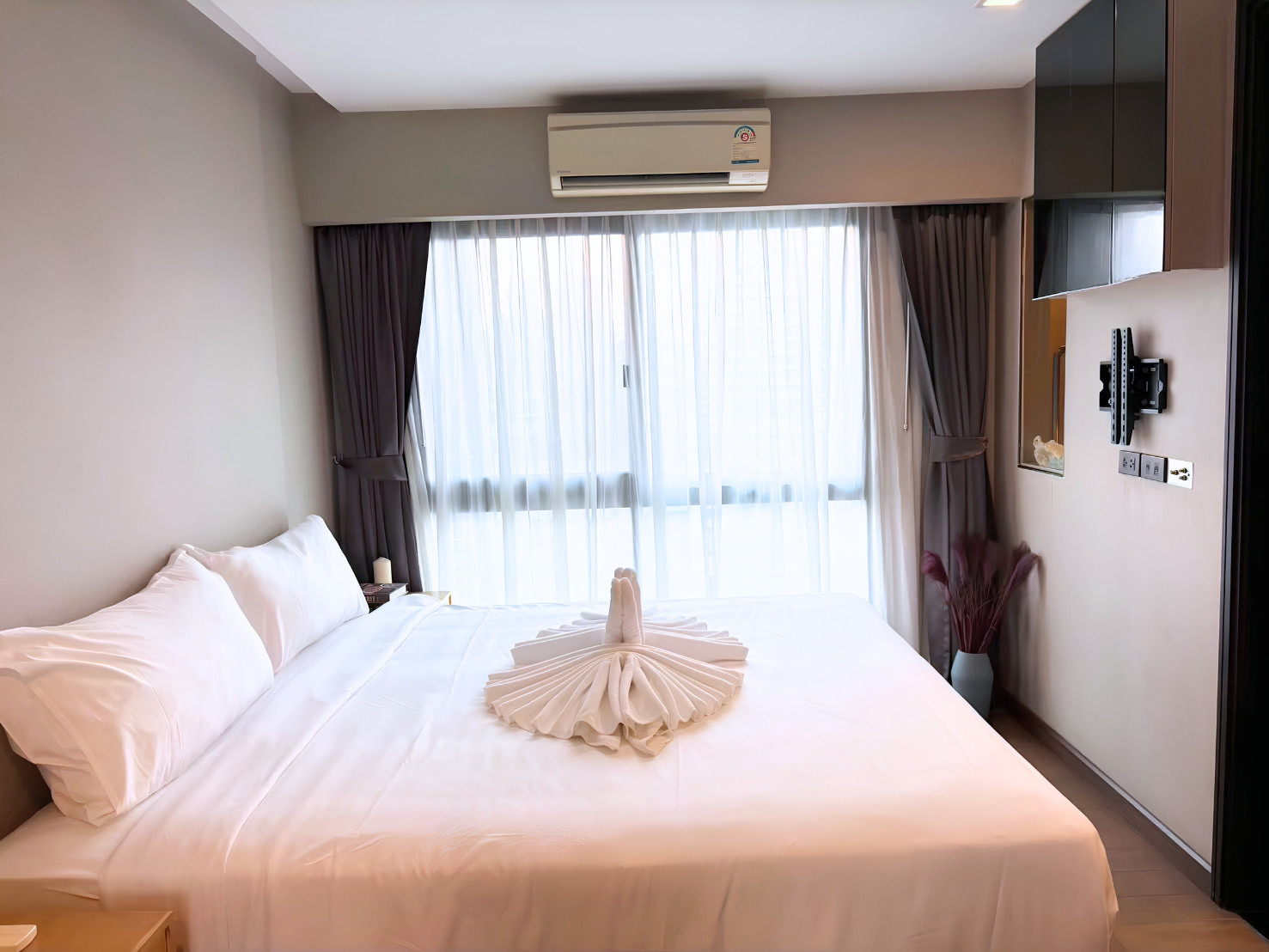 Tidy Thonglor - photo 3