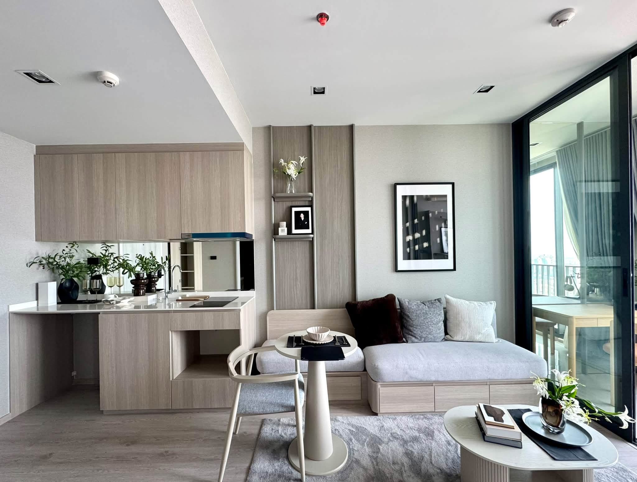 Reference Sathorn-Wongwianyai - photo 2