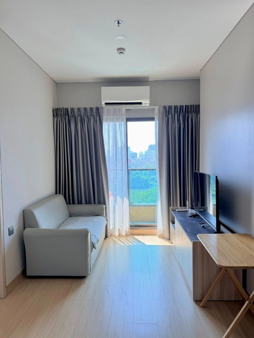 Lumpini Suite Phetchaburi - photo 2
