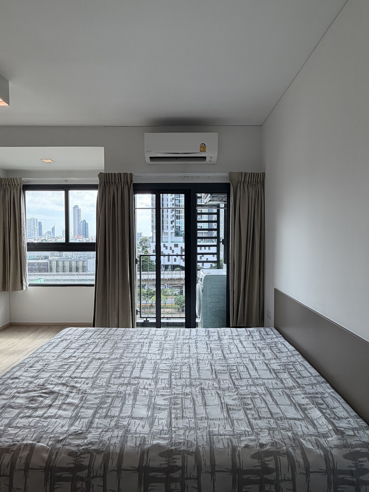 IDEO Sathorn - Wongwian Yai - photo 3